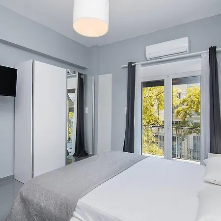 Fully Renovated Studio In The City Center For 3ppl Athens