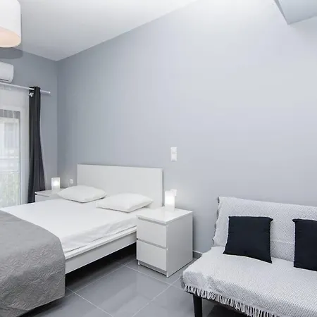 Fully Renovated Studio In The City Center For 3ppl * Athens